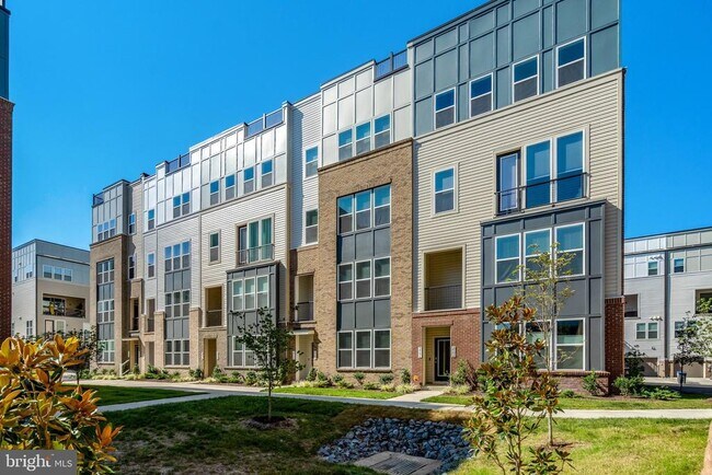 Building Photo - 2508 Neabsco Common Pl