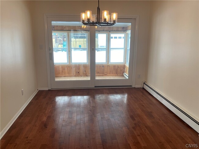 Building Photo - 449 Bugbee Dr