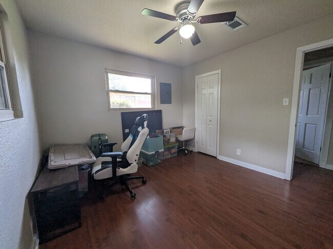 Building Photo - 1235Palm Dr., Orange, TX 77630
