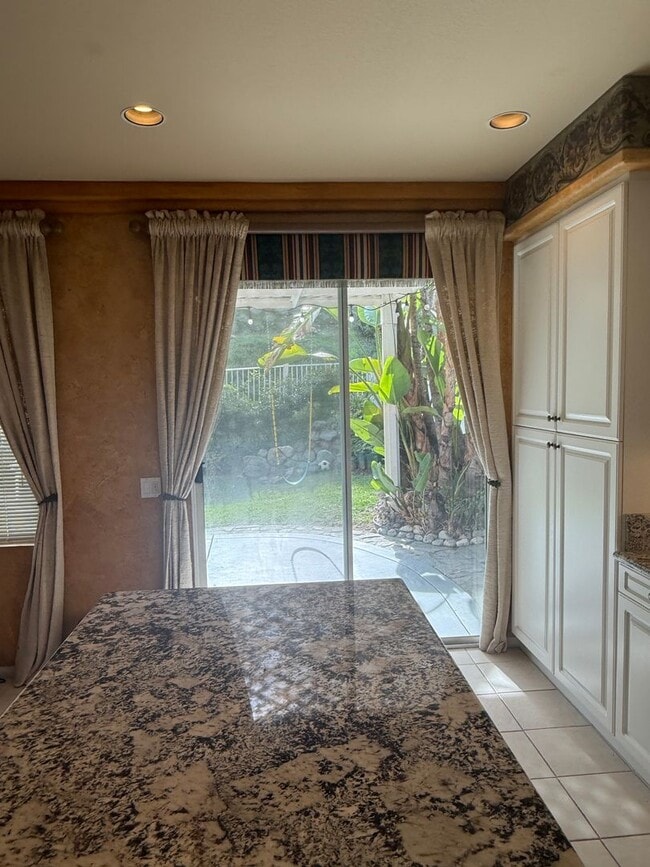 Building Photo - Scripps Ranch 4 Br 3 baths garage yard solar for rent $4990