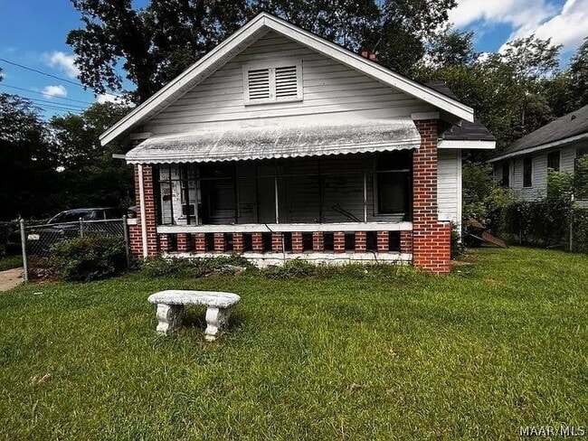 Primary Photo - 1011 Sayre St