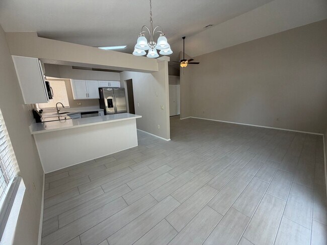Building Photo - Newly Remodeled Glendale Home