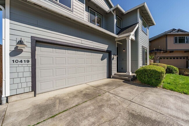 Building Photo - Cul-de-Sac Living at Its Best – Updated 3BR with Garage & A/C!