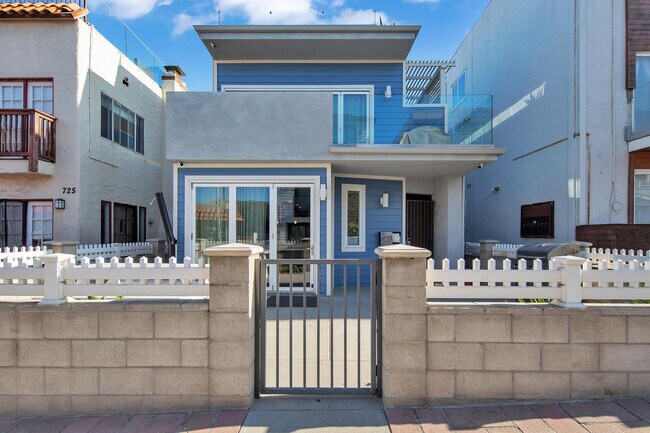 Building Photo - 717-21 Island Ct