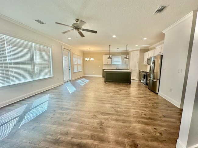 Building Photo - 65 Laurel Oaks Dr