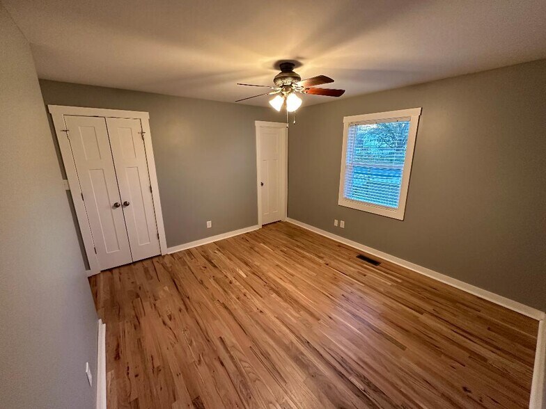 Master Bed - 4737 E Circle Dr NW