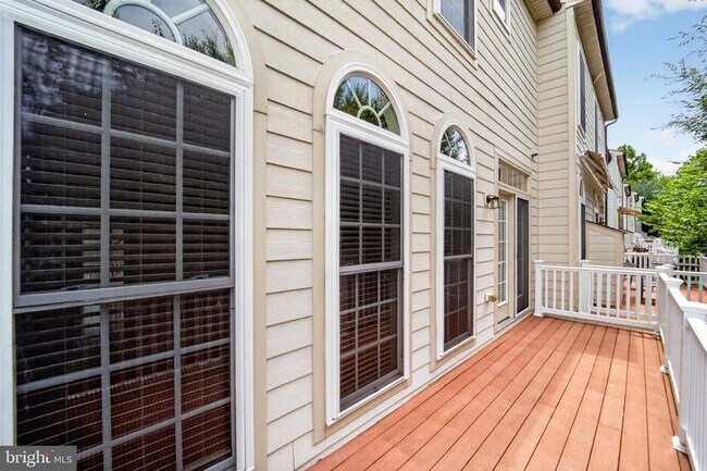 Building Photo - 30 Sharpstead Ln
