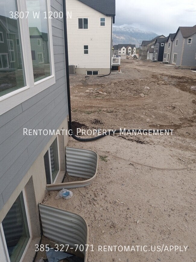 Building Photo - 3807 W 1200 N