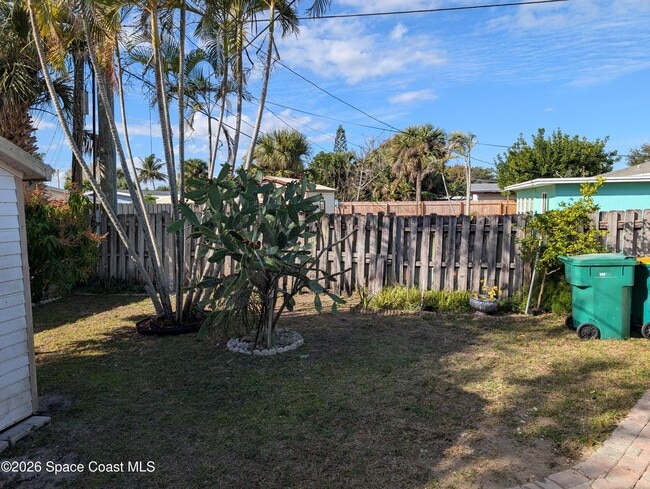 Building Photo - 2050 N Shannon Ave