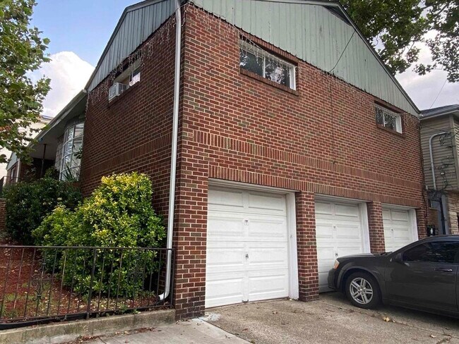 Building Photo - 132 Nelson Ave
