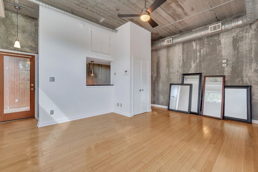 Building Photo - 536 Selma St