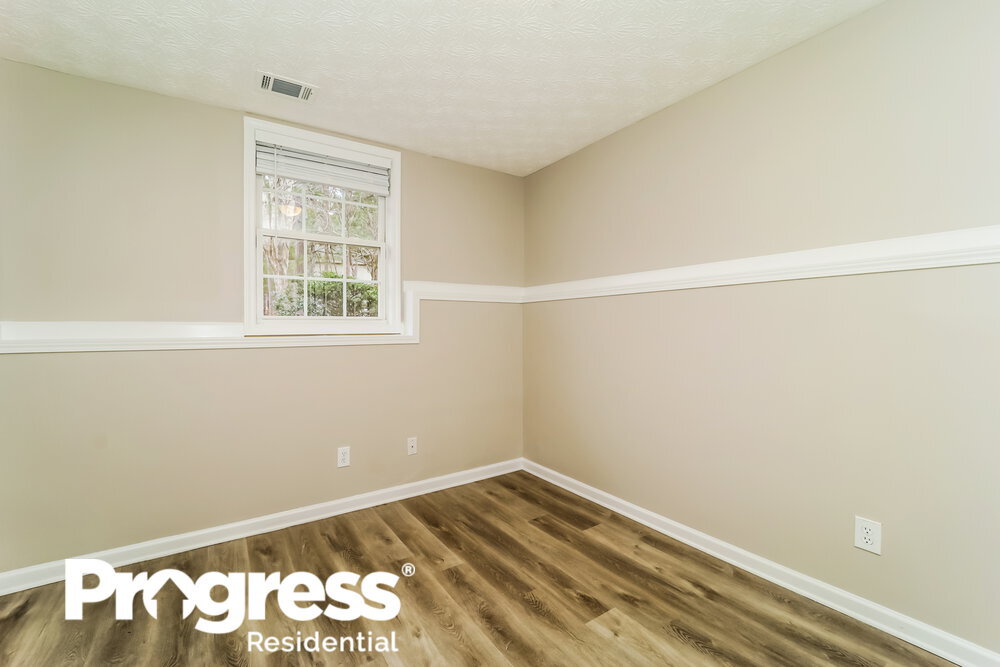 Building Photo - 2682 Owens Dr