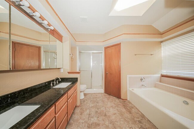 Building Photo - 1141 SW 132nd St