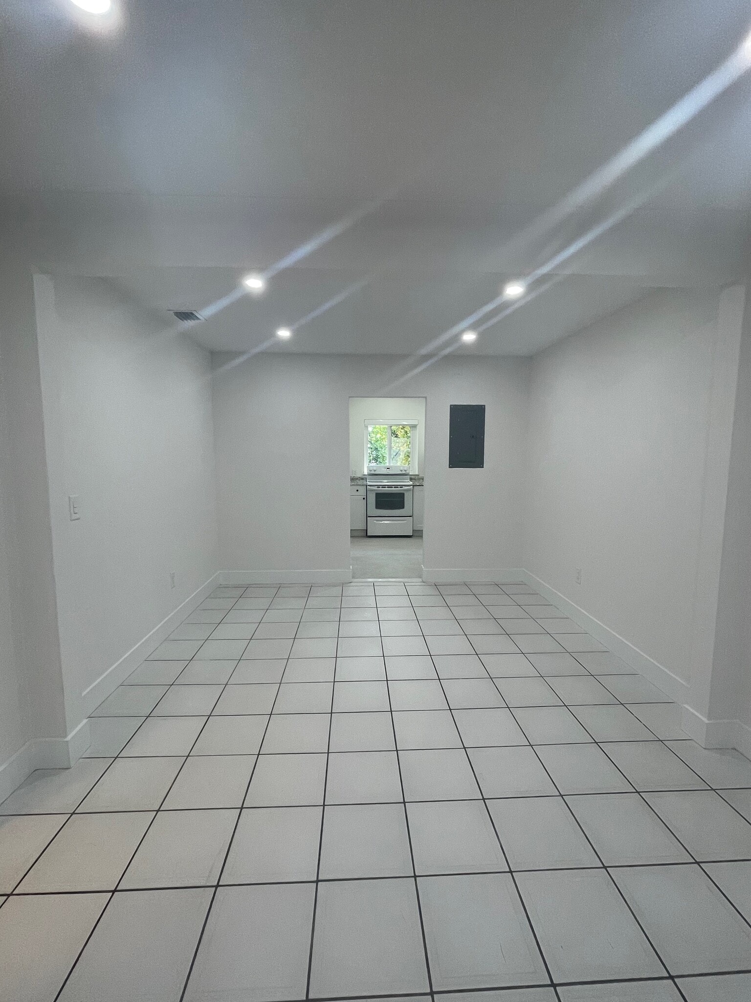 Building Photo - 2510 SW 27th St