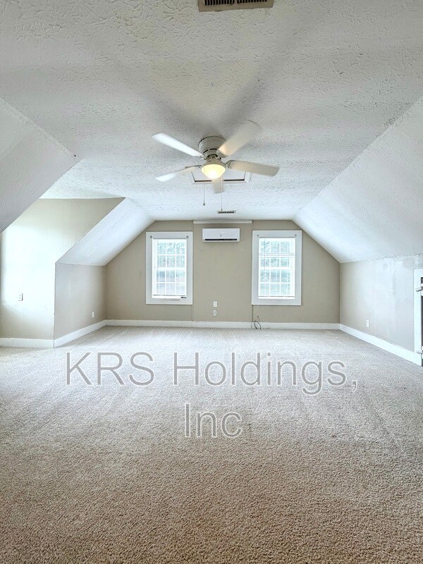 Building Photo - 3413 Thomas Jefferson Rd