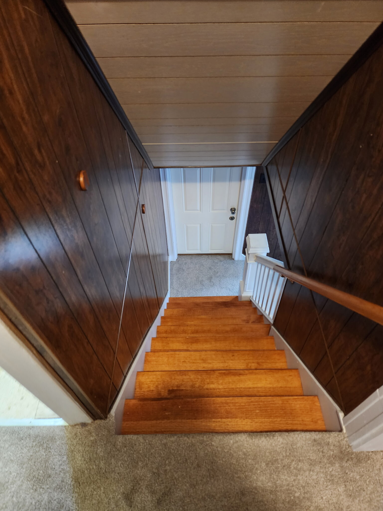 Building Photo - 120 E 9th St