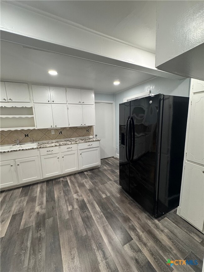 Building Photo - 1705 Holly St