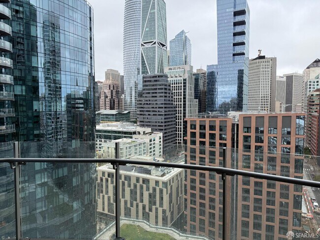 Building Photo - 338 Main St