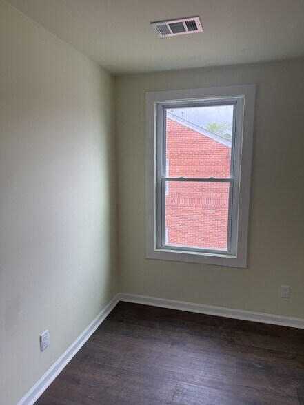 Building Photo - 3394 Southmont Dr