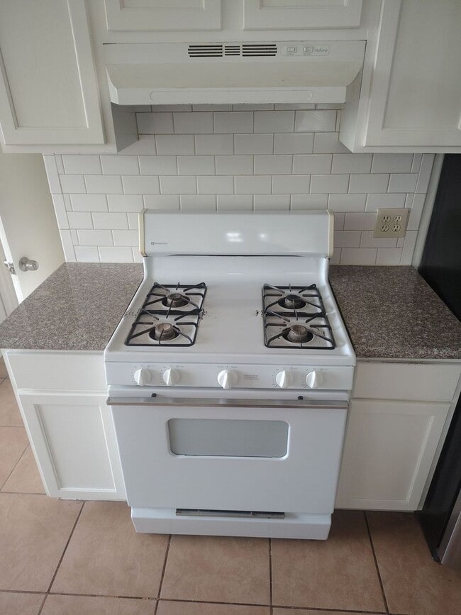 Building Photo - 3 Bedroom 1 Bathroom Home in Benton Park Available! Ask About Our Move-In Special!