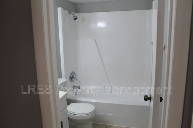 Building Photo - 139 Scottsdale Square