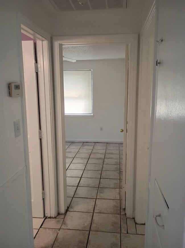 Building Photo - 3637 Teal Dr