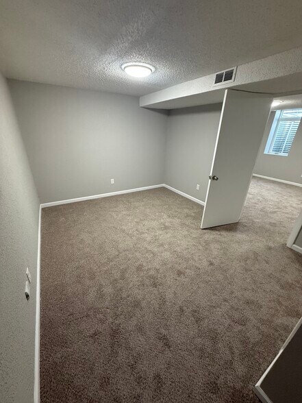 Bedroom 4 - 3958 N Edgemoor St