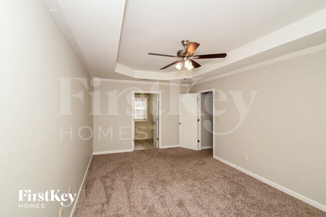 Building Photo - 116 Royal Gala Dr