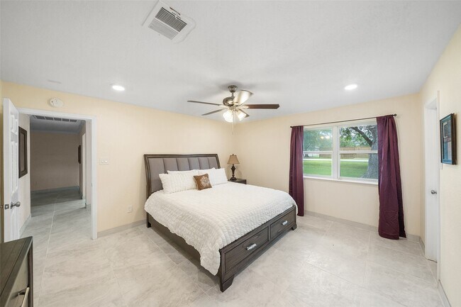 Building Photo - 14702 Westway Ln