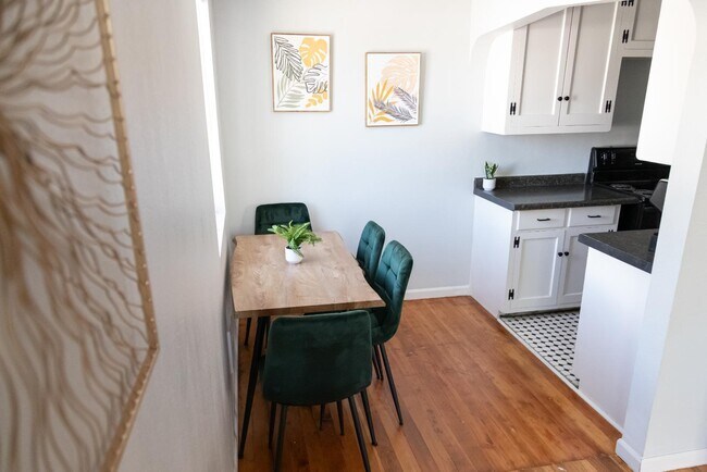 Building Photo - 1712 House Ave