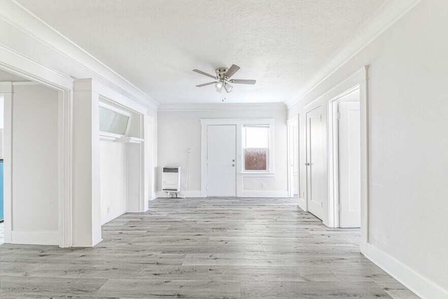 Building Photo - 736 Olive Ave