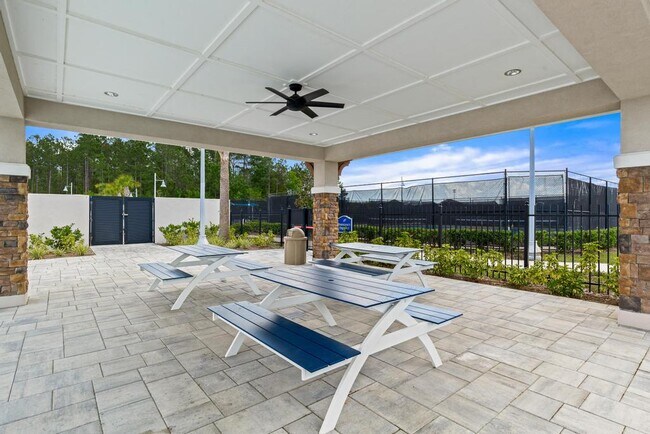 Building Photo - 368 Woods Ln