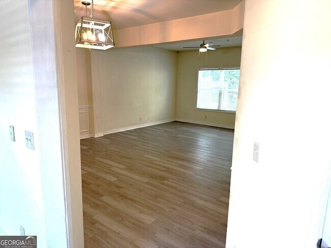 Building Photo - 207 Granite Way