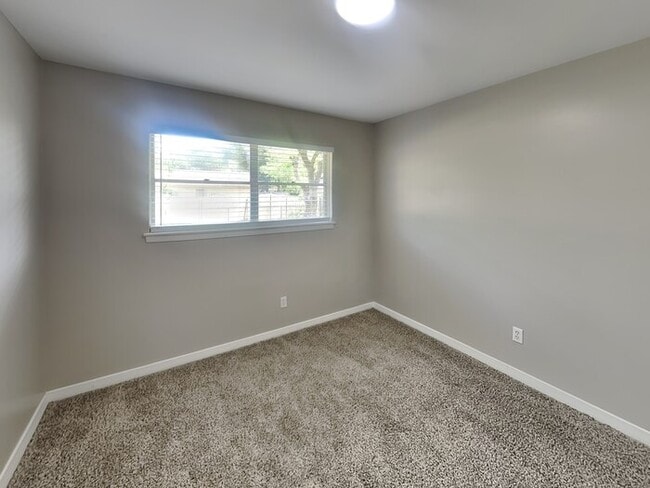 Building Photo - 10322 Antrim Ln