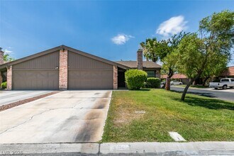Building Photo - 604 Raintree Ln