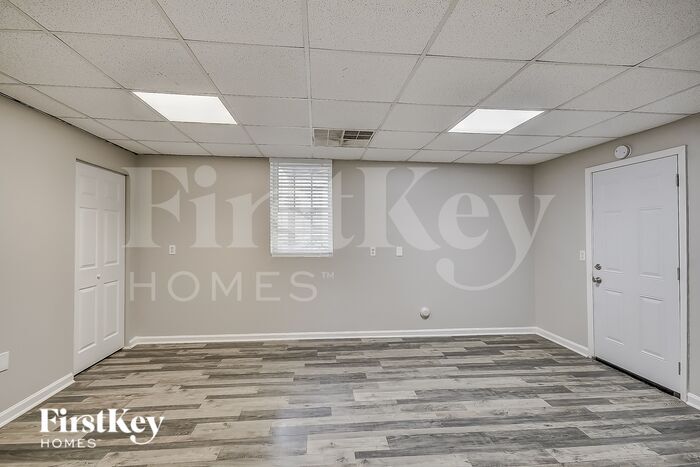 Building Photo - 2022 Park Pl Dr