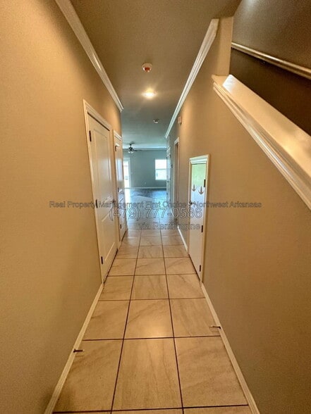 Building Photo - 2733 W Kilimanjaro Way