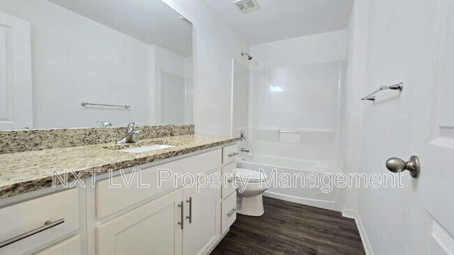 Building Photo - 232 NW 6th Ave