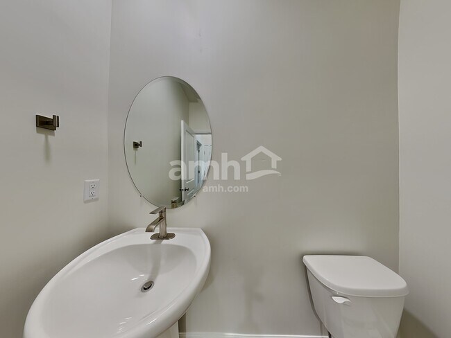 Building Photo - 2705 W 3290 S