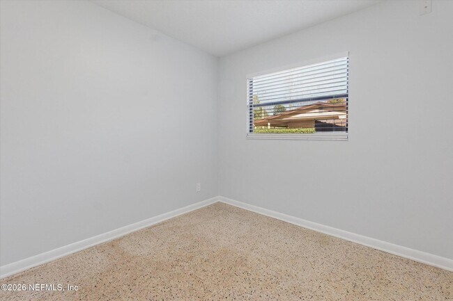 Building Photo - 863 Westgate Dr