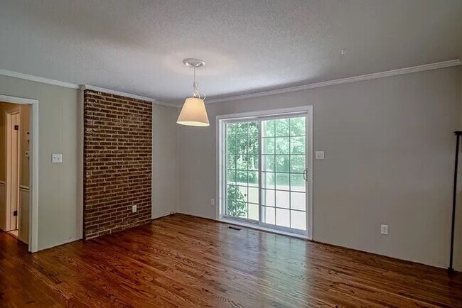 Building Photo - Charming 3BD, 1.5BA Garner Home Near White Oak Crossing