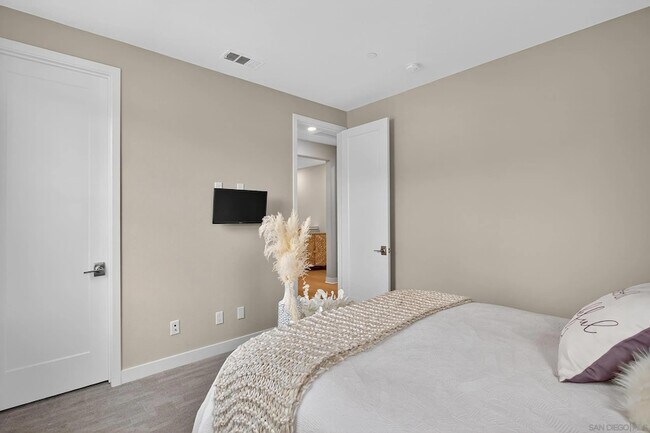 Building Photo - 1733 Artemisia Ct