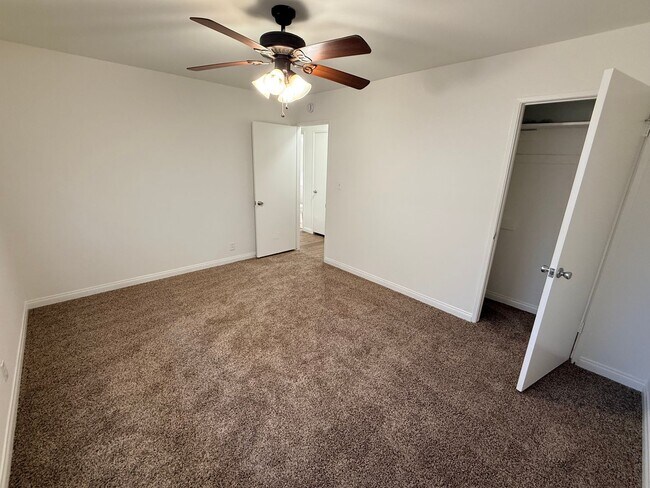 Building Photo - 4 bedroom home in LB with Large backyard now ready to rent!