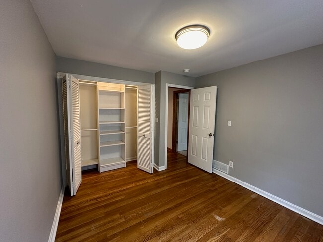Building Photo - 5990 Edgehill Dr