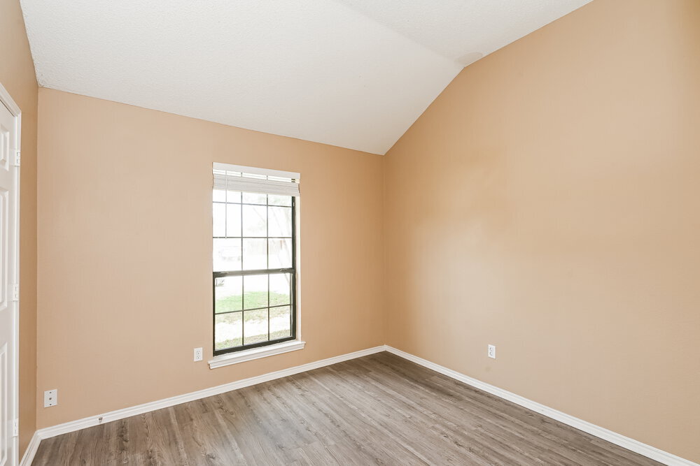 Building Photo - 829 Minuteman Dr