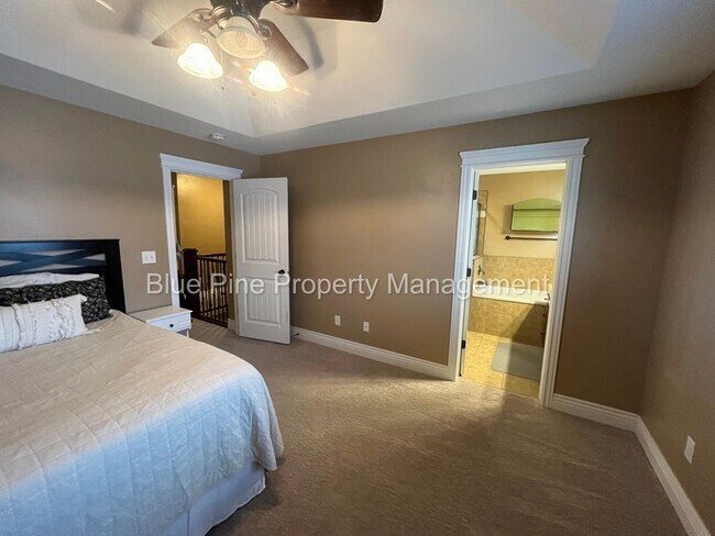 Building Photo - 2717 Mary Dr