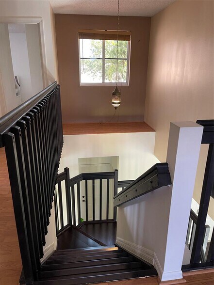 Building Photo - 671 Vista Meadows Dr