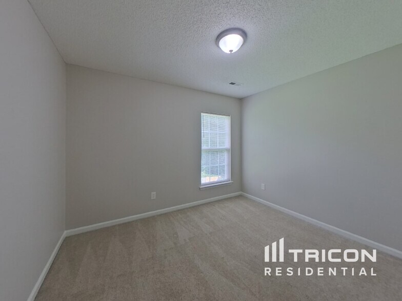 Building Photo - 6303 McIntyre Ridge Dr
