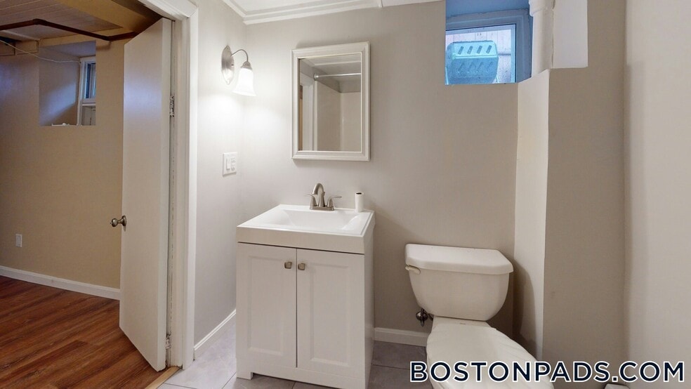 Building Photo - 310 Lowell St