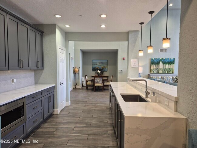 Building Photo - 8539 Gate Pkwy W